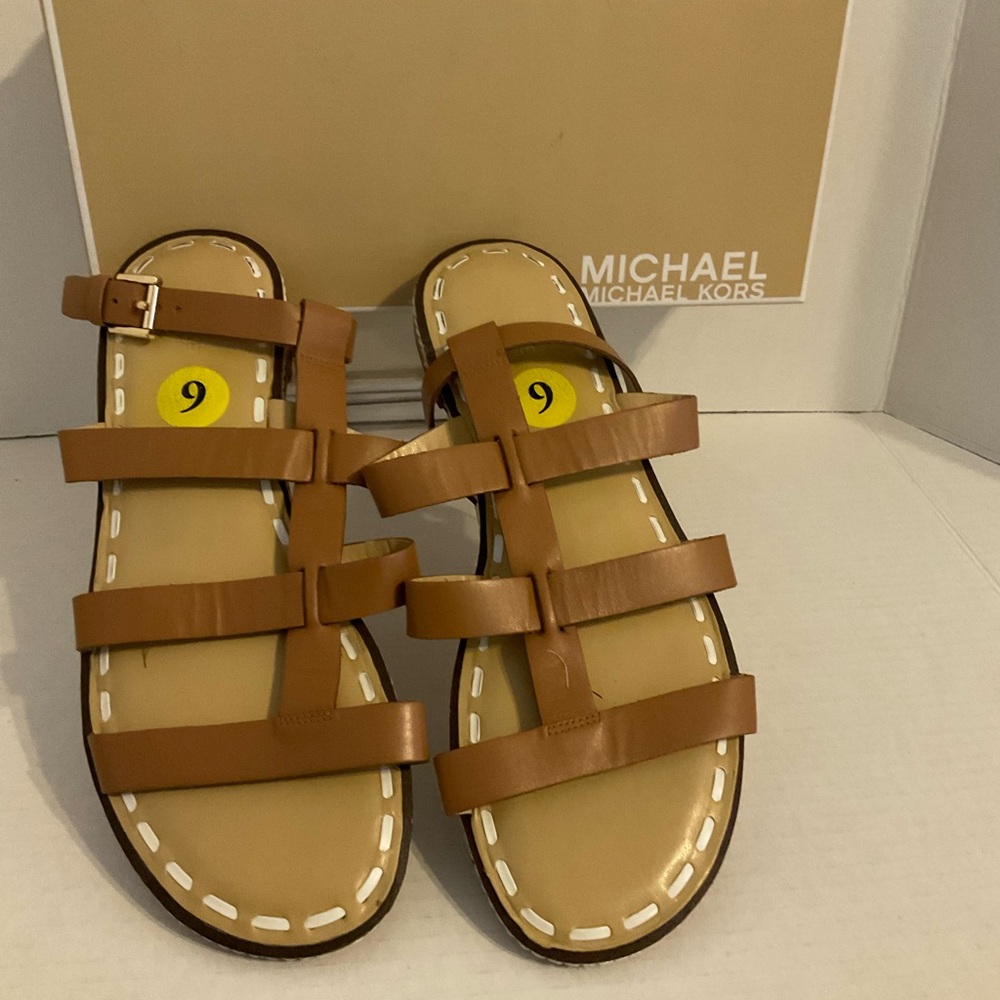 Micheal Kors Fallon Flat Sandal size 9